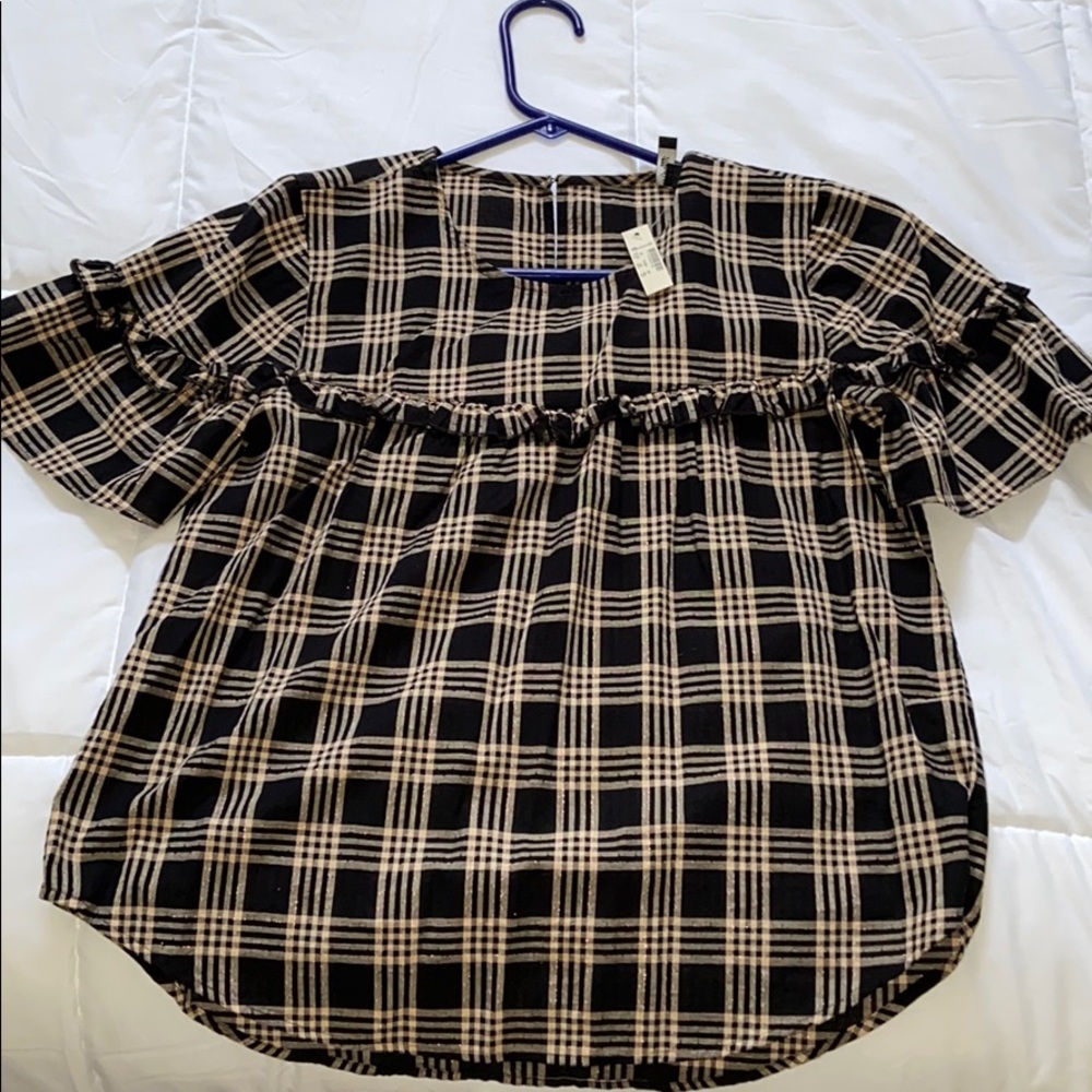 Black and Tan shimmer flutter sleeve blouse